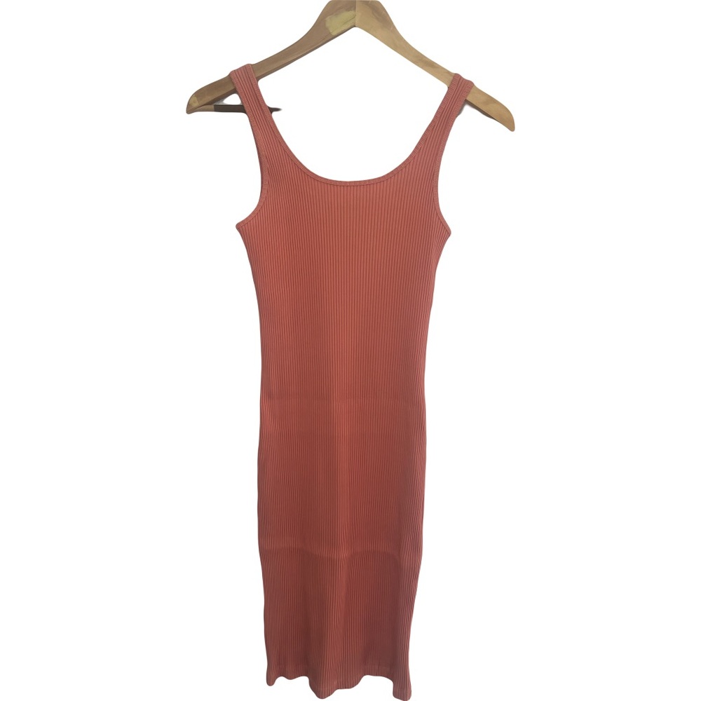 Aritzia Wilfred Murdock Dress
Stretchy ribbed tank midi dress Terracotta Small